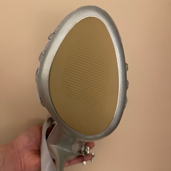 NWOB Silver satin tie up open toe dress heels with rhinestones. - Picture 4 of 5